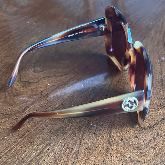 Gucci Sunglasses - Picture 4 of 8